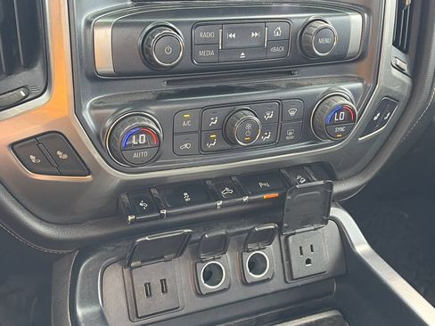 Used 2018 Chevrolet Silverado 1500 LTZ Z71 w/ LTZ Plus Package AWD/4WD image 22