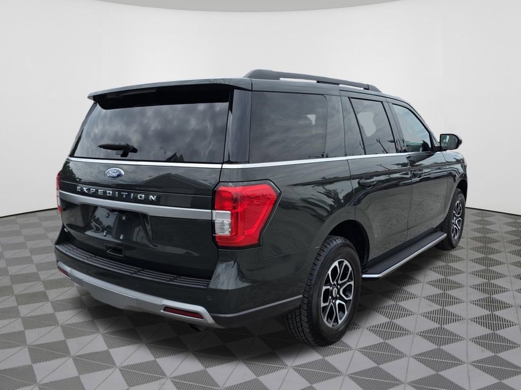 Used 2023 Ford Expedition XLT AWD/4WD image 10