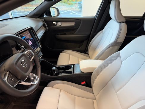 New 2026 Volvo EX40 Plus w/ Climate Package image 12