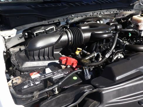 Used 2018 Ford F550 2WD Regular Cab Super Duty image 12
