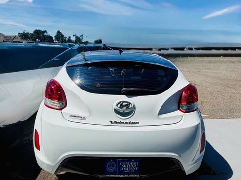 Used 2016 Hyundai Veloster w/ Option Group 02 FWD image 8
