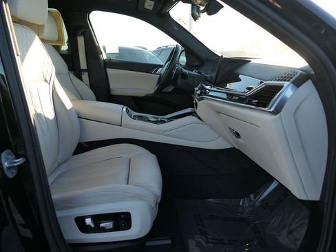Used 2024 BMW X6 xDrive40i w/ Premium Package image 29