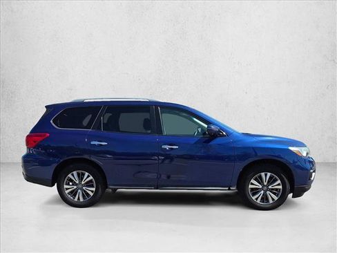 Used 2020 Nissan Pathfinder SL FWD image 4
