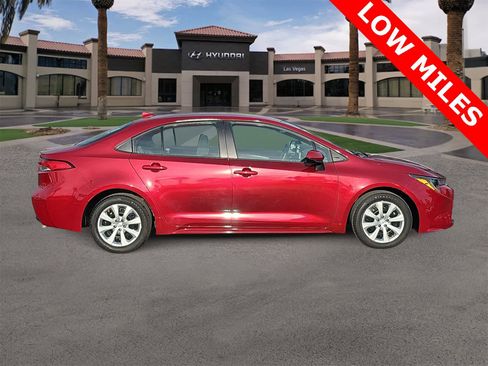 Used 2023 Toyota Corolla LE image 9