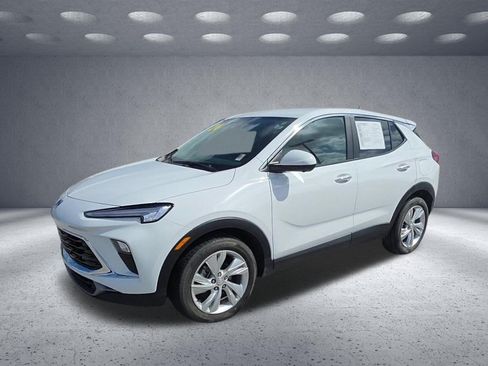 Used 2024 Buick Encore GX Preferred w/ Advanced Technology Package FWD image 3