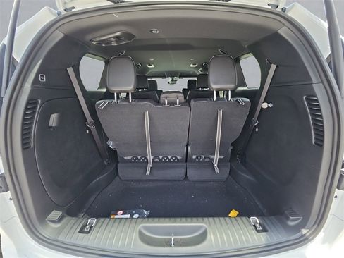 New 2025 Chrysler Voyager LX image 31