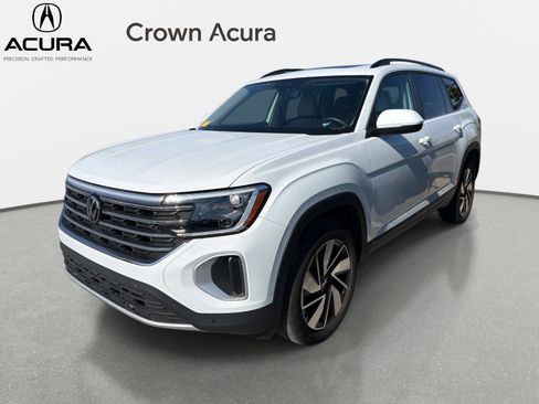 Used 2024 Volkswagen Atlas SE FWD image 2