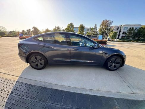 Used 2022 Tesla Model 3 Long Range AWD/4WD image 5