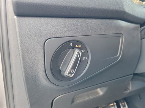 Used 2023 Volkswagen Tiguan SE R-Line image 25