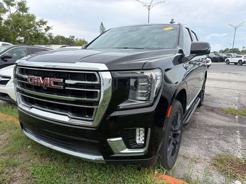 Used 2023 GMC Yukon SLT w/ SLT Premium Package AWD/4WD image 4