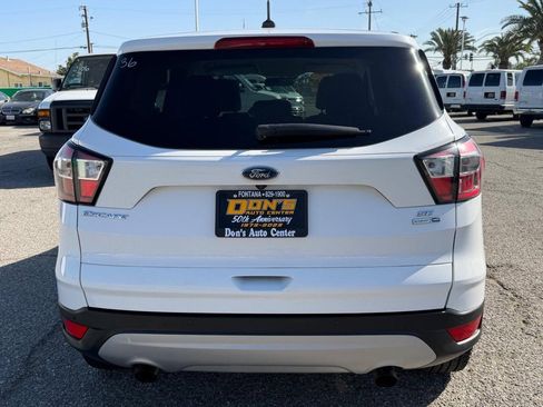Used 2017 Ford Escape SE image 7