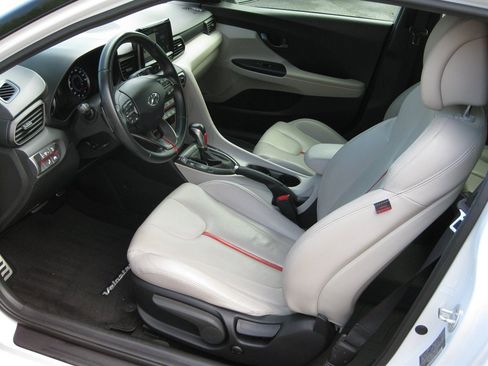 Used 2020 Hyundai Veloster Turbo Ultimate FWD image 11