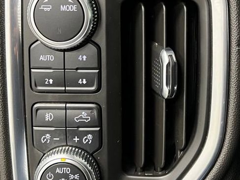 Used 2022 GMC Sierra 2500 SLT w/ SLT Convenience Package AWD/4WD image 31