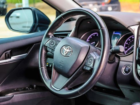 Used 2023 Toyota Camry SE w/ Convenience Package FWD image 8