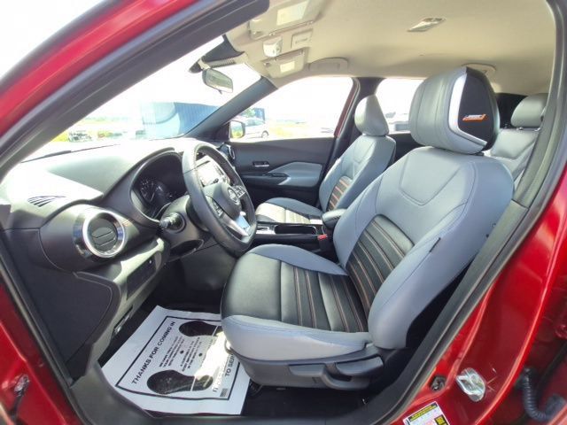 Used 2023 Nissan Kicks SR w/ SR Premium Package FWD image 9