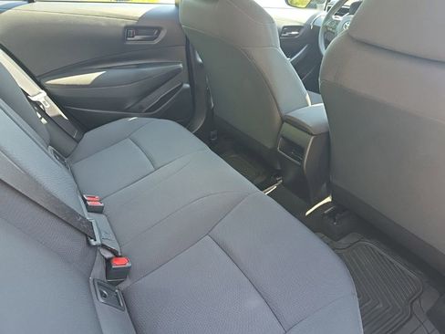 Used 2022 Toyota Corolla LE image 17