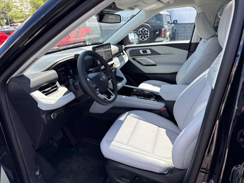 New 2026 Ford Explorer Platinum w/ LUX Leather Package AWD/4WD image 24