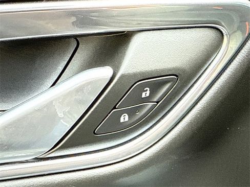 Used 2022 Chevrolet Suburban High Country image 23