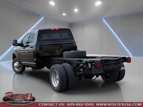 New 2026 RAM 5500 Tradesman w/ Chrome Appearance Group AWD/4WD image 3