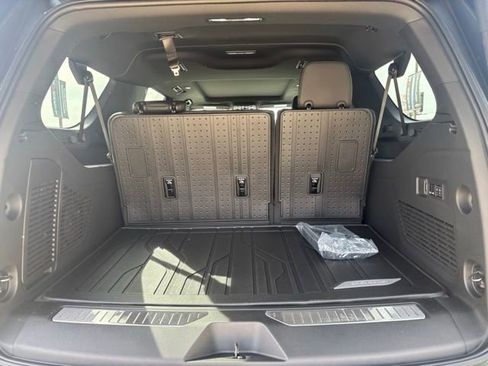 New 2026 Chevrolet Suburban RST AWD/4WD image 10