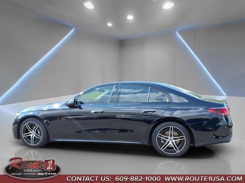 Used 2025 Mercedes-Benz E 350 4MATIC Sedan image 7