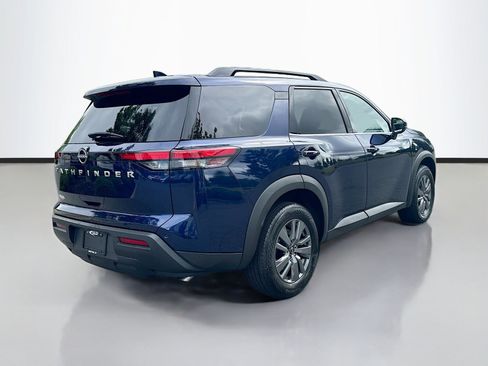 Used 2025 Nissan Pathfinder SV FWD image 7