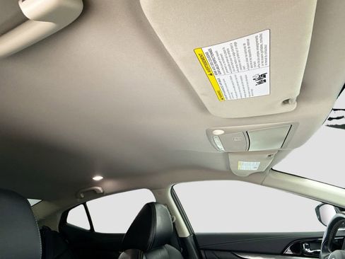 Used 2023 Nissan Maxima SV w/ Floor Mat Group FWD image 17