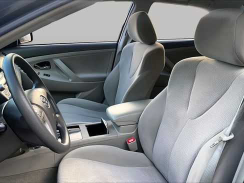 Used 2011 Toyota Camry LE w/ LE Extra-Value Pkg FWD image 7