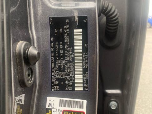 Used 2023 Toyota Highlander XLE image 32