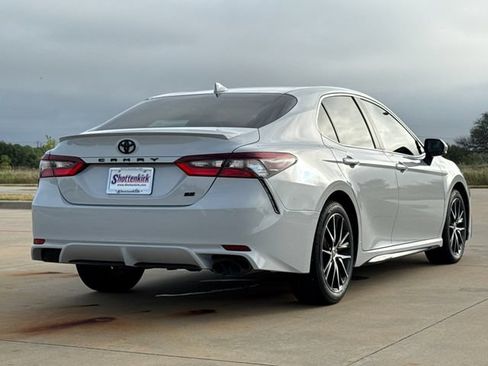 Used 2022 Toyota Camry SE FWD image 8