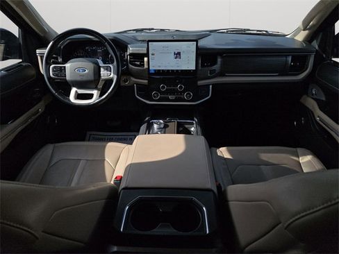 Used 2022 Ford Expedition Limited image 18