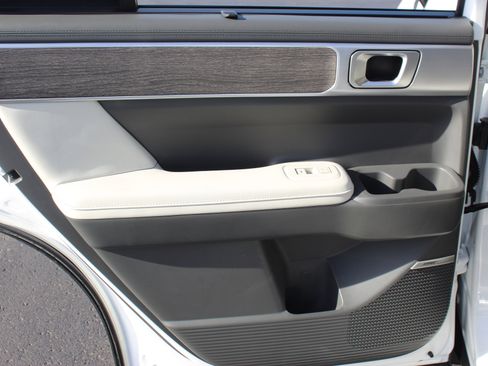 Used 2025 Hyundai Santa Fe Limited image 28