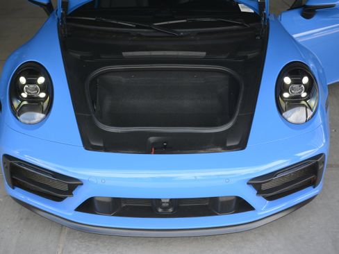 Certified 2022 Porsche 911 Targa 4 GTS AWD/4WD image 32