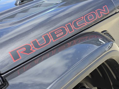 New 2025 Jeep Gladiator Rubicon w/ Convenience Group image 8