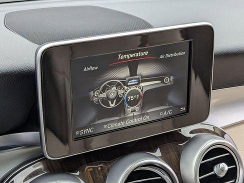 Used 2018 Mercedes-Benz GLC 300 4MATIC image 20