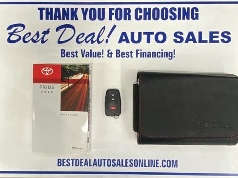 Used 2022 Toyota Prius LE image 27