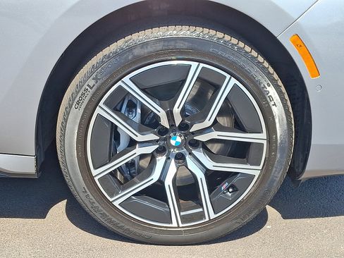 Used 2023 BMW 760i xDrive w/ Executive Package AWD/4WD image 8