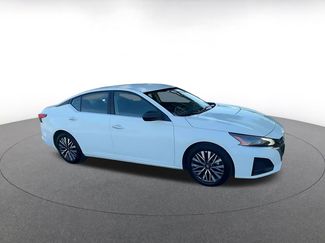 Used 2025 Nissan Altima 2.5 SV video 2