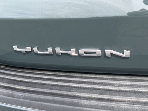 Used 2025 GMC Yukon AT4 w/ AT4 Premium Package AWD/4WD image 9