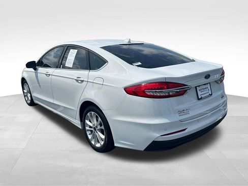 Used 2020 Ford Fusion SE FWD image 3