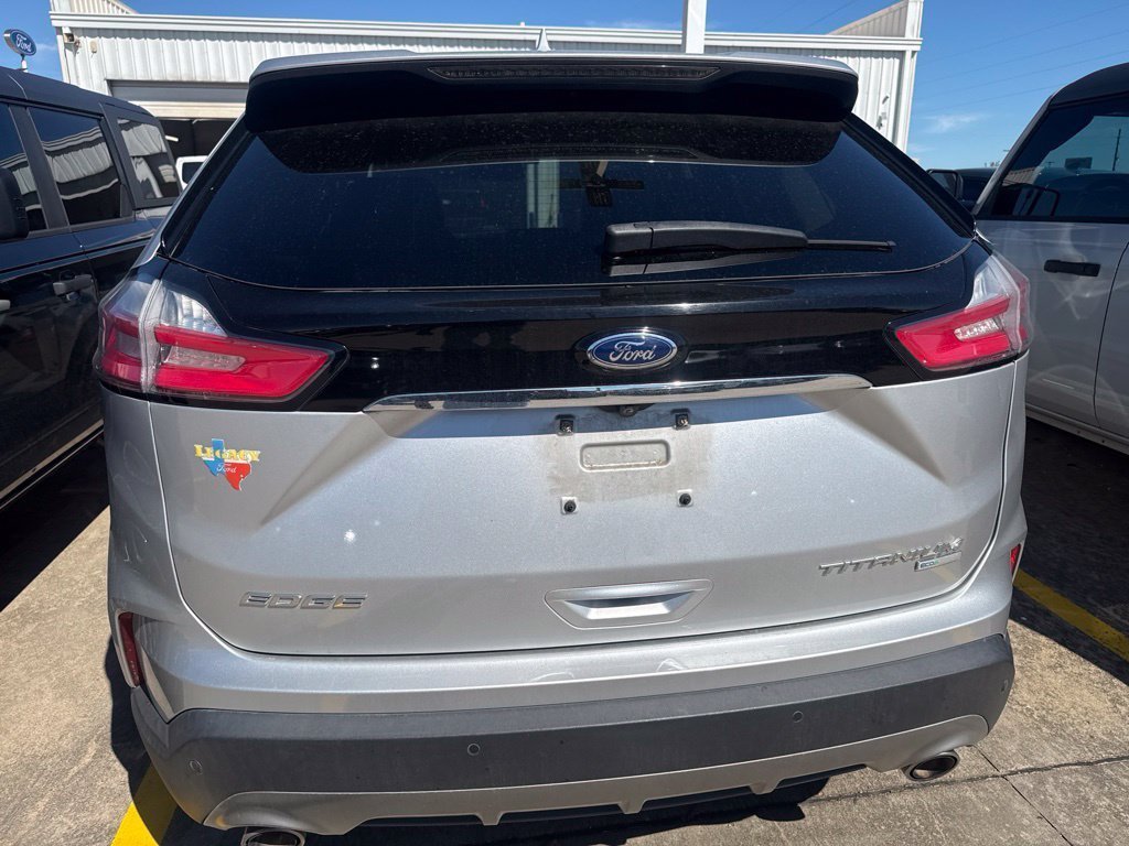 Used 2019 Ford Edge Titanium FWD image 4