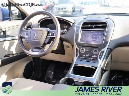 Used 2019 Lincoln Nautilus Reserve AWD/4WD image 13