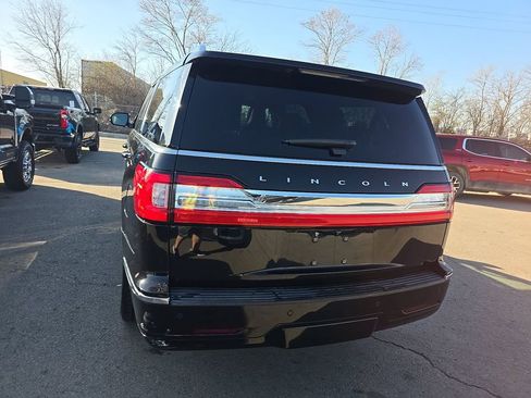 Used 2021 Lincoln Navigator L Reserve image 5