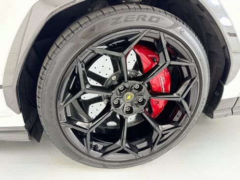 Used 2023 Lamborghini Urus Performante AWD/4WD image 29