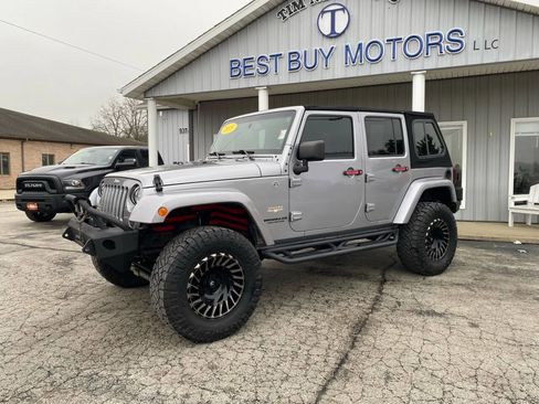 Used 2015 Jeep Wrangler Unlimited Sahara w/ Connectivity Group image 22