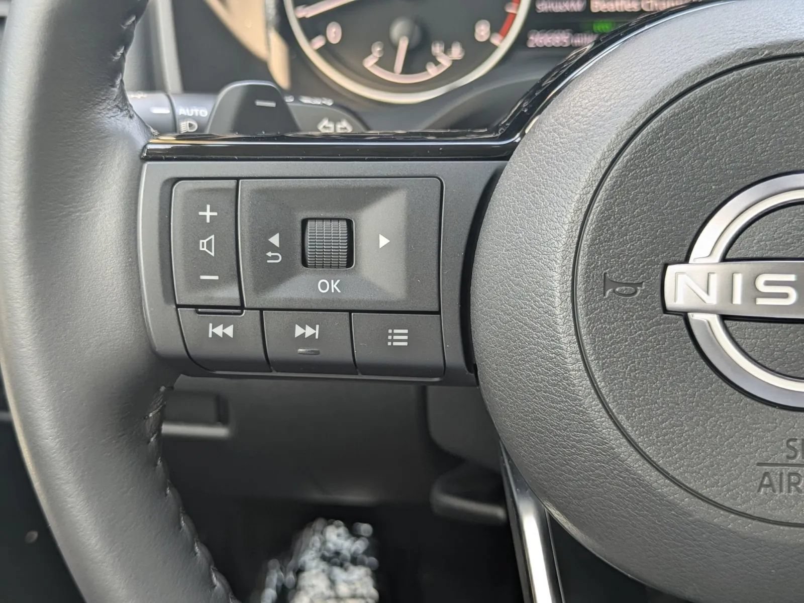 Certified 2023 Nissan Rogue SL w/ SL Premium Package FWD image 21