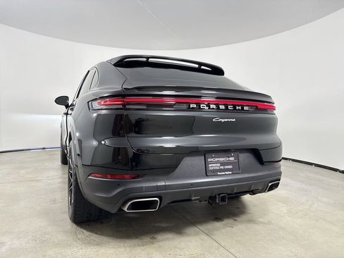Certified 2024 Porsche Cayenne Coupe AWD/4WD image 19