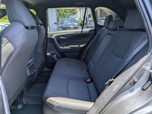 Used 2022 Toyota RAV4 SE AWD/4WD image 14