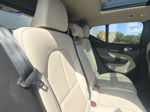 Certified 2023 Volvo XC40 B4 Plus w/ Protection Package Premier FWD image 18