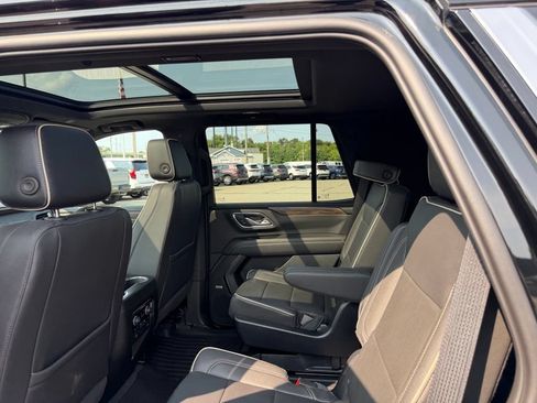 Used 2023 Chevrolet Tahoe Premier AWD/4WD image 13